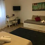 Garden Πανσιόν Όλμπια