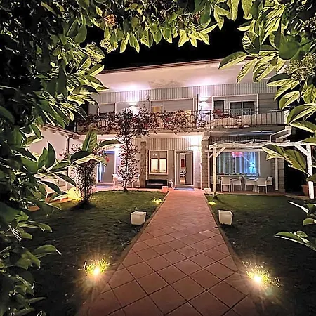 Garden Vendégház 3*