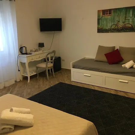 Garden בית הארחה אולביה