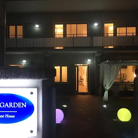 Garden בית הארחה 3*