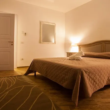 Garden בית הארחה 3*